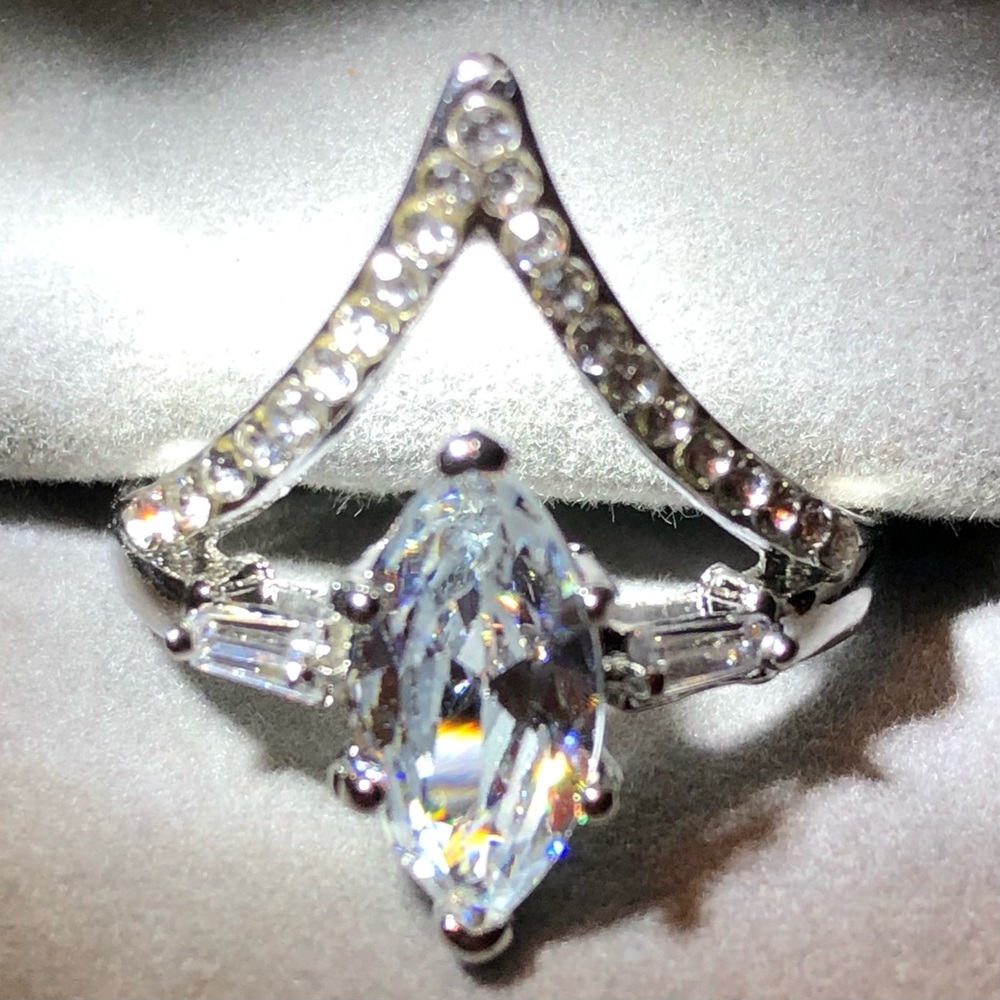 NEW 925 STERLING SILVER  SIZE 7